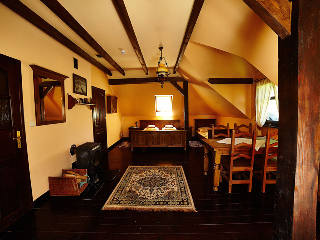 Pod Czarnym Kogutem Bieszczady puhkus mäed ekskursioonid